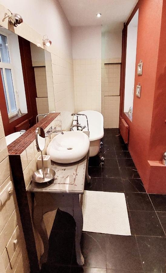 Perfectly Central Apartment 5 Min To Old Town & Art Noveau. Riga Bagian luar foto